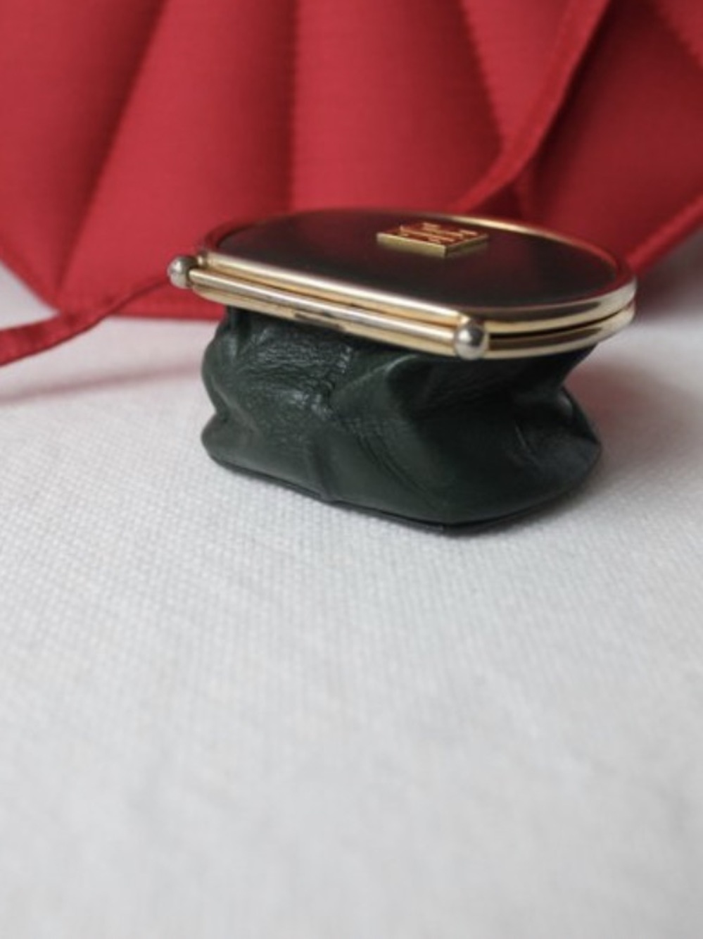 Givenchy Deep Green Vintage Coin Purse with Gold Hardware - Picture 4 of 6